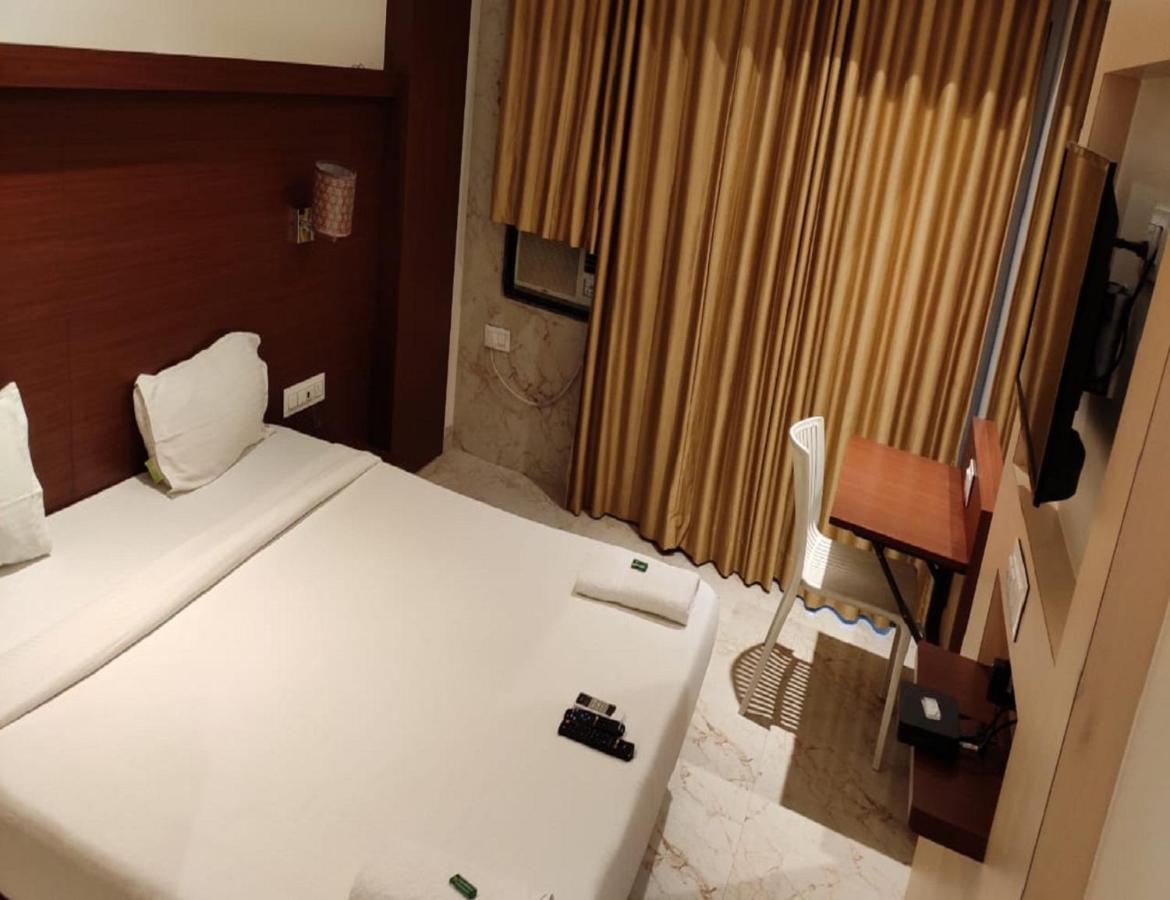 Fabhotel Spring Inn - Nr Borivali Station Mālād Exteriér fotografie
