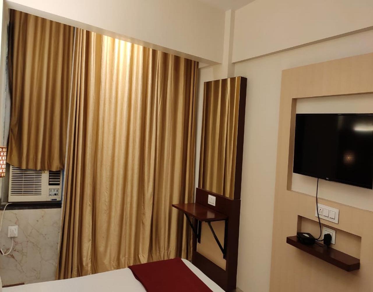 Fabhotel Spring Inn - Nr Borivali Station Mālād Exteriér fotografie