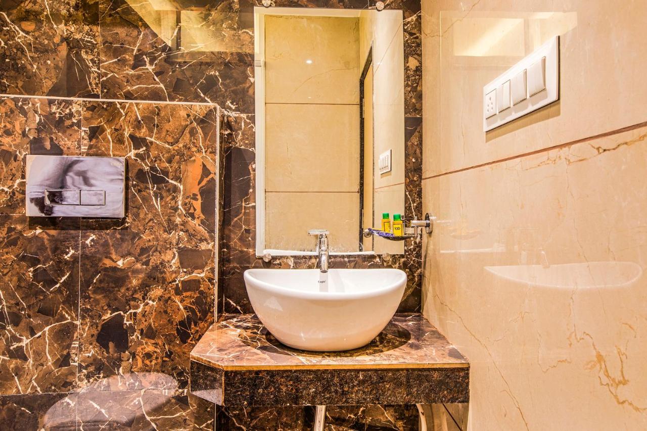 Fabhotel Spring Inn - Nr Borivali Station Mālād Exteriér fotografie