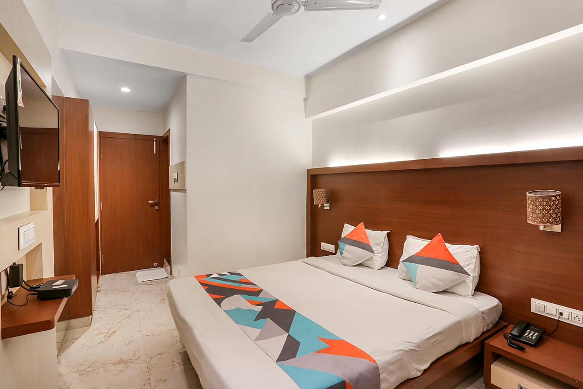 Fabhotel Spring Inn - Nr Borivali Station Mālād Exteriér fotografie