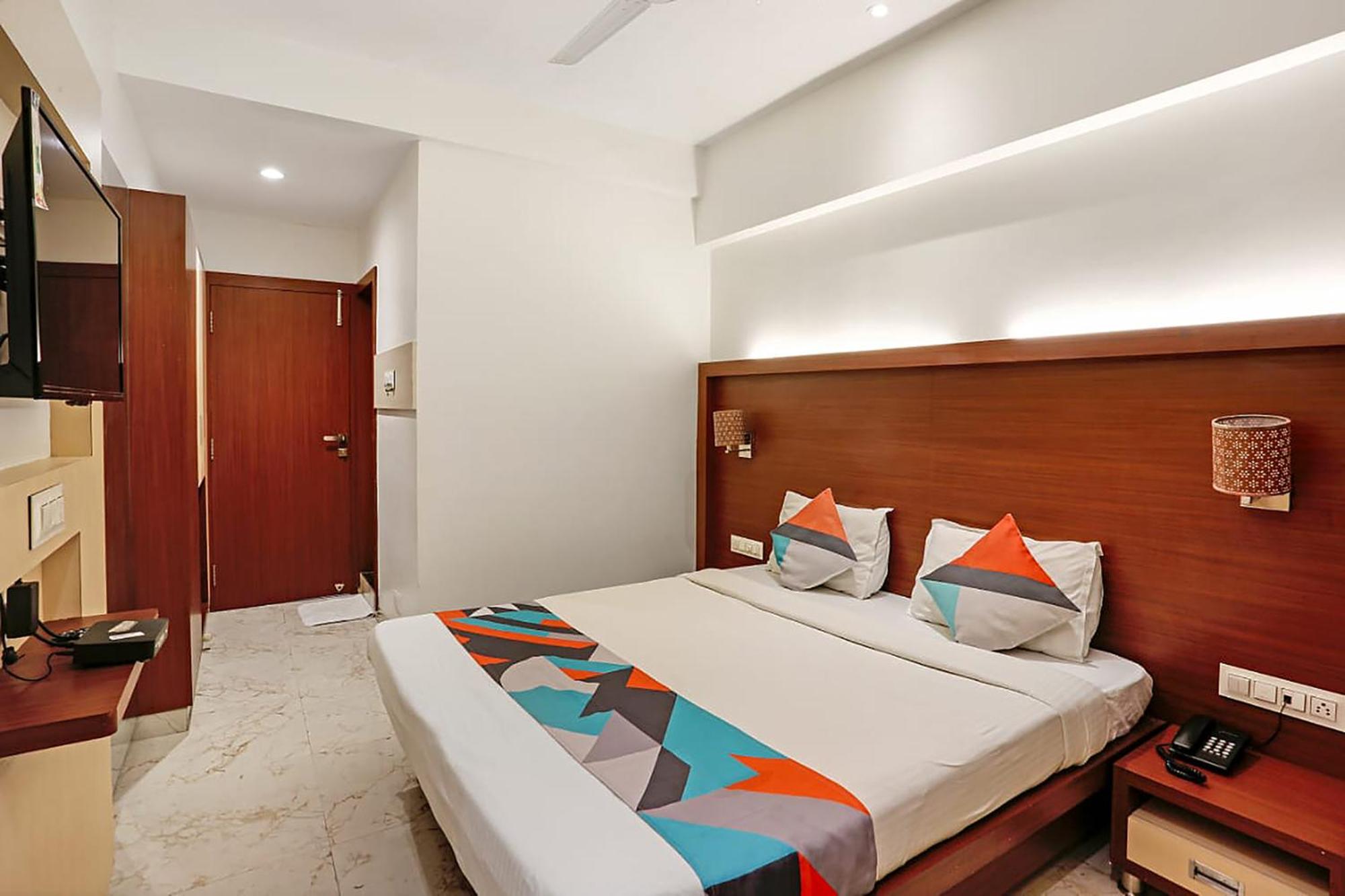 Fabhotel Spring Inn - Nr Borivali Station Mālād Exteriér fotografie